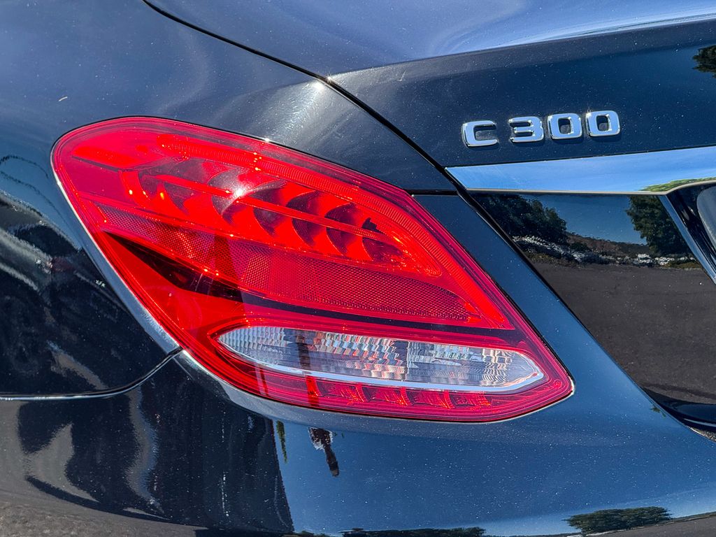 Thumbnail: 2018 Mercedes-Benz C-Class - 19
