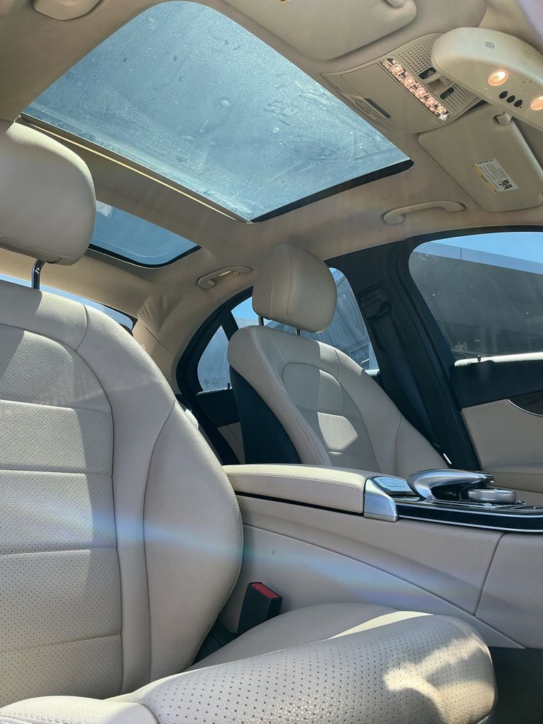Thumbnail: 2016 Mercedes-Benz C-Class - 7