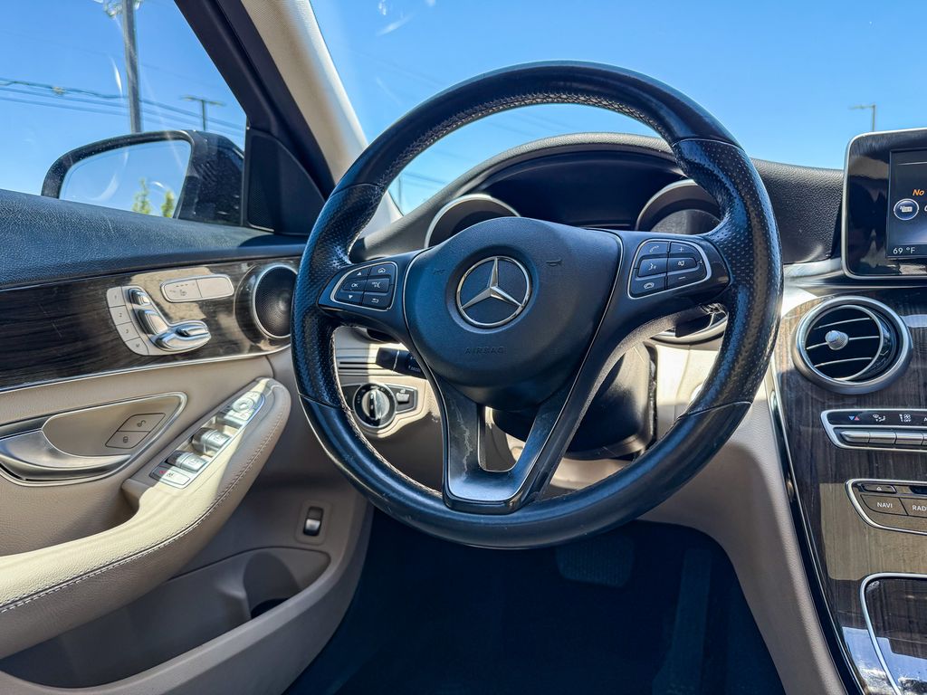 Thumbnail: 2016 Mercedes-Benz C-Class - 8