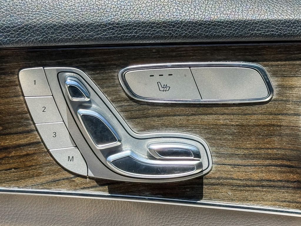 Thumbnail: 2016 Mercedes-Benz C-Class - 24