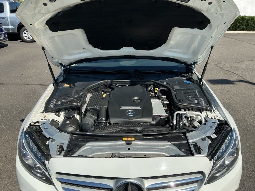Thumbnail: 2016 Mercedes-Benz C-Class - 8