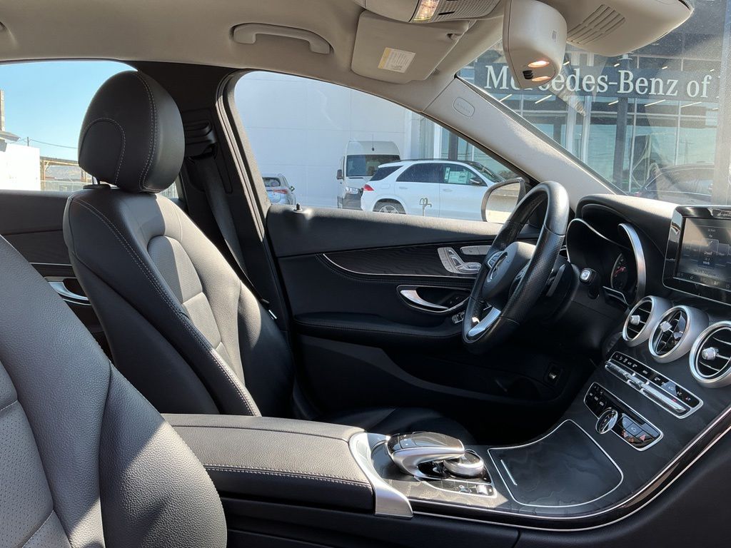 Thumbnail: 2016 Mercedes-Benz C-Class - 24