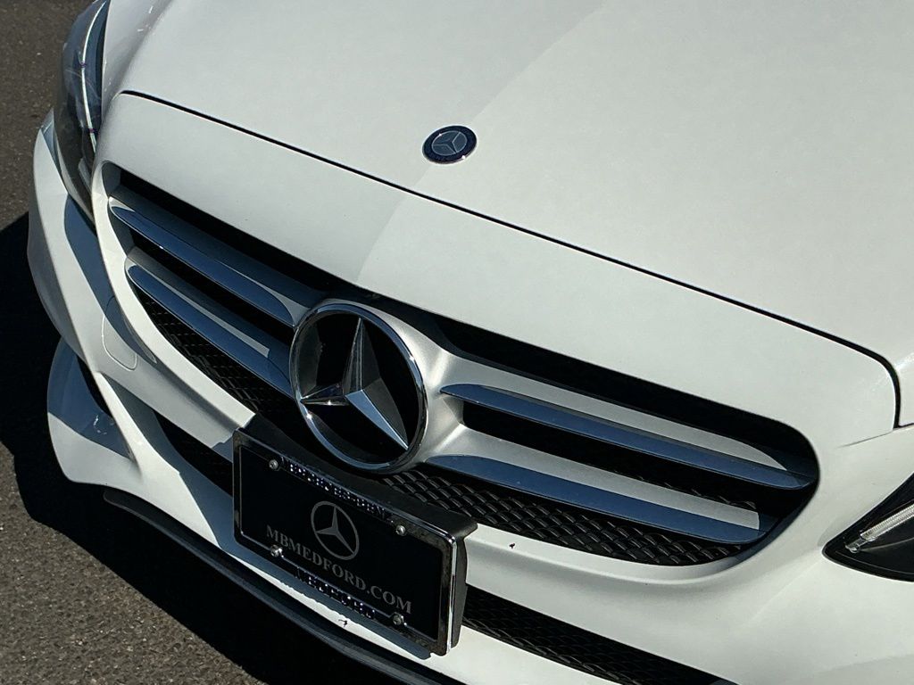 Thumbnail: 2016 Mercedes-Benz C-Class - 6