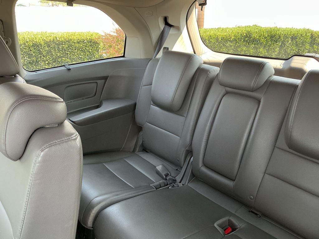 Thumbnail: 2011 Honda Odyssey - 32
