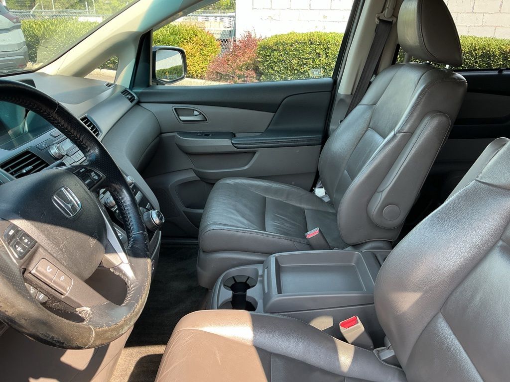 Thumbnail: 2011 Honda Odyssey - 10