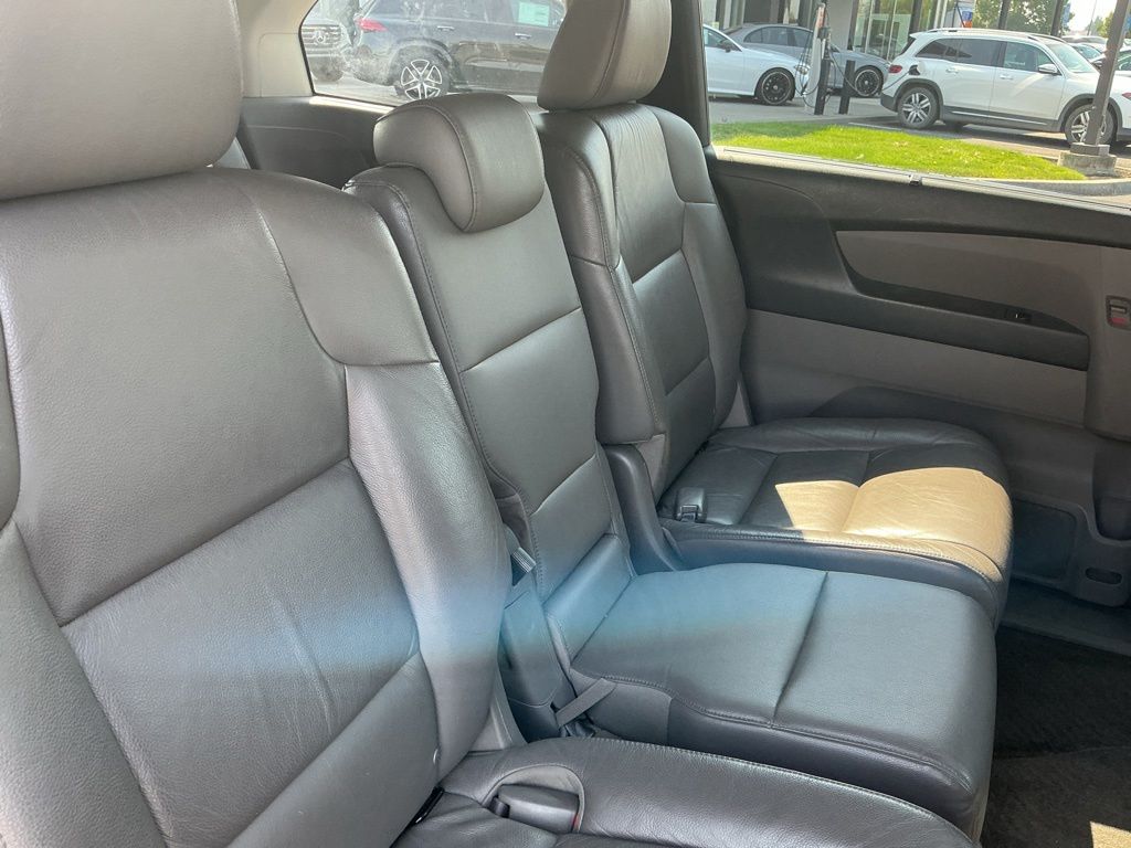 Thumbnail: 2011 Honda Odyssey - 12