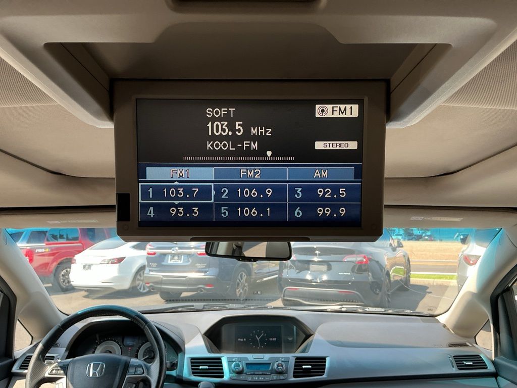 Thumbnail: 2011 Honda Odyssey - 14