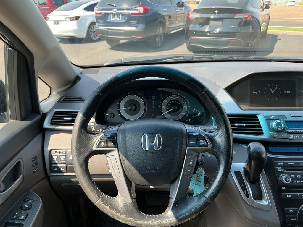 Thumbnail: 2011 Honda Odyssey - 13