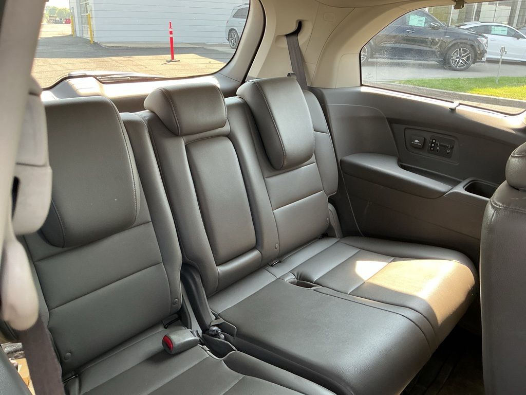Thumbnail: 2011 Honda Odyssey - 29