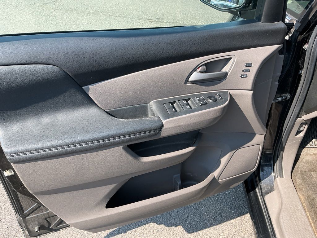 Thumbnail: 2011 Honda Odyssey - 24