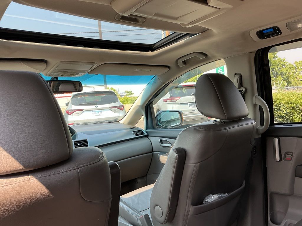 Thumbnail: 2011 Honda Odyssey - 31
