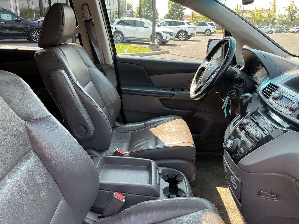 Thumbnail: 2011 Honda Odyssey - 26