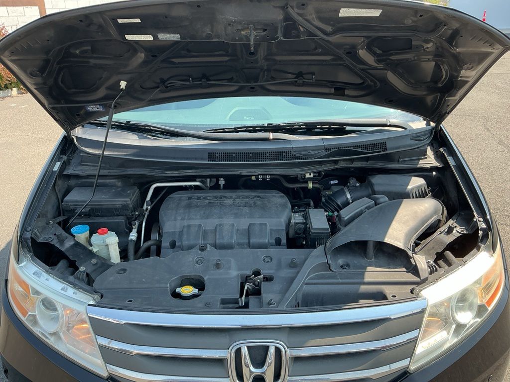 Thumbnail: 2011 Honda Odyssey - 8
