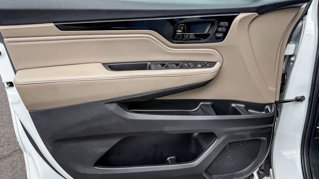 Thumbnail: 2022 Honda Odyssey - 24