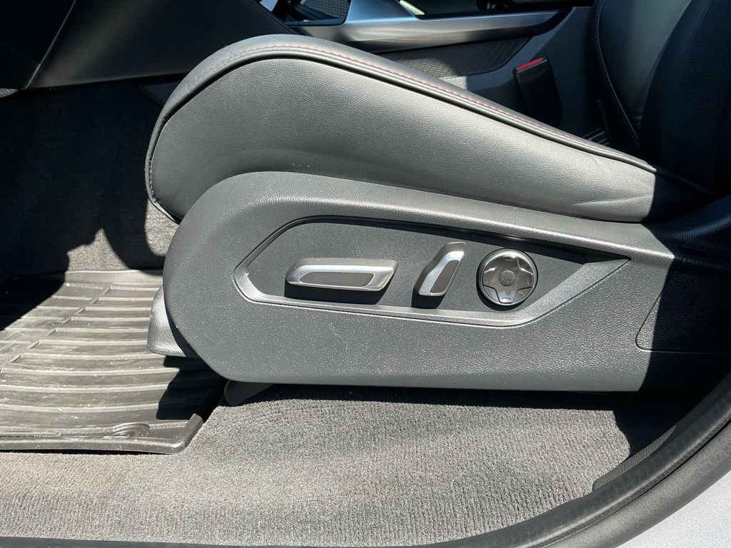Thumbnail: 2022 Acura MDX - 22