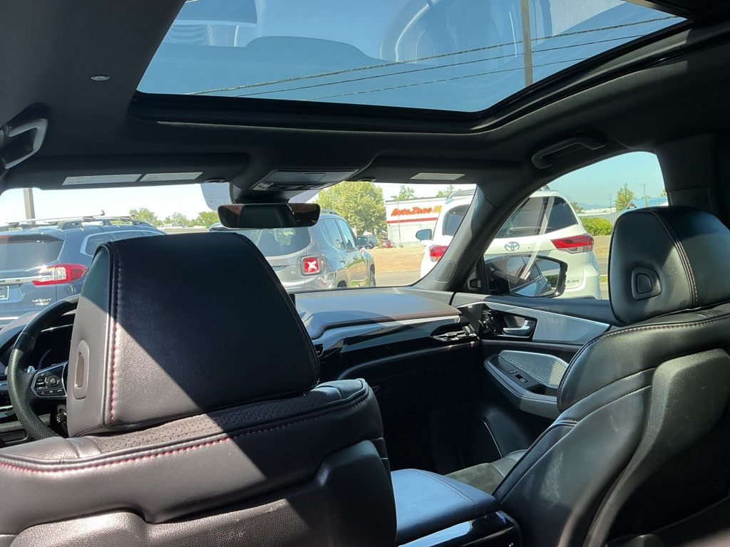 Thumbnail: 2022 Acura MDX - 31