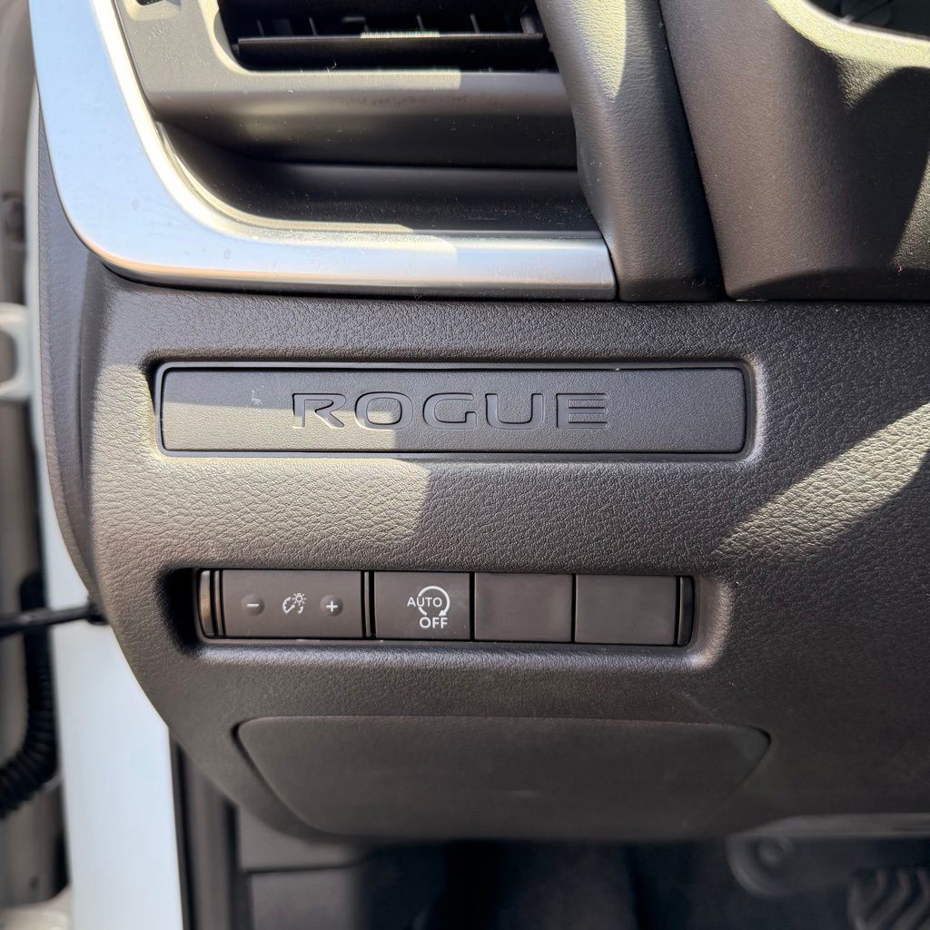Thumbnail: 2023 Nissan Rogue - 23
