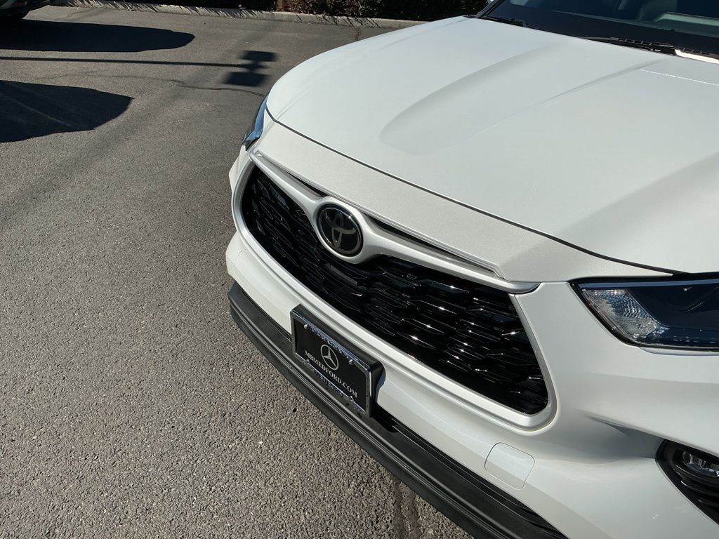 Thumbnail: 2022 Toyota Highlander - 6