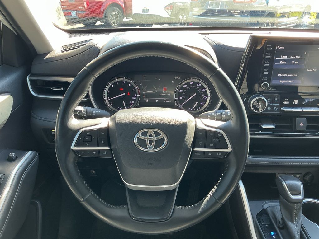 Thumbnail: 2022 Toyota Highlander - 9