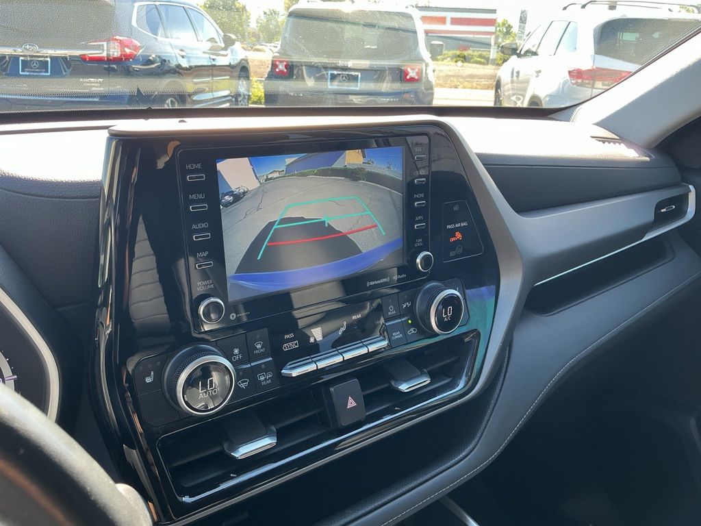 Thumbnail: 2022 Toyota Highlander - 36