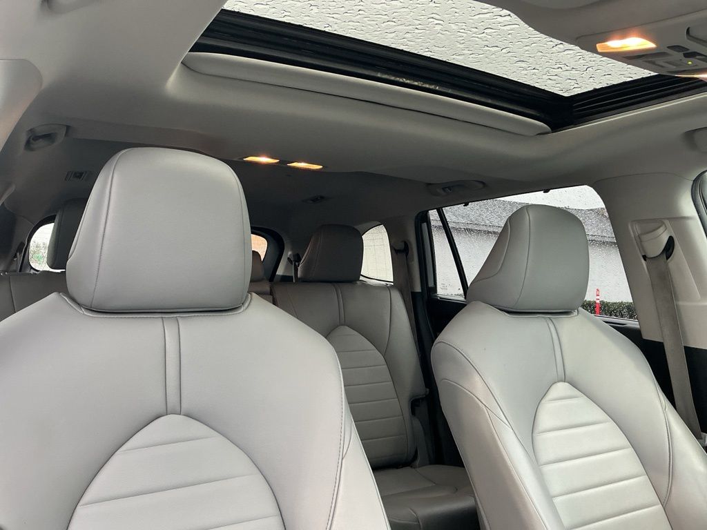 Thumbnail: 2020 Toyota Highlander - 25