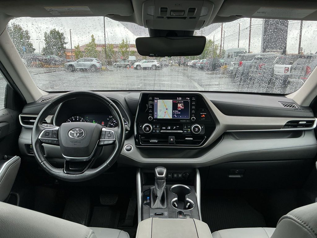 Thumbnail: 2020 Toyota Highlander - 2