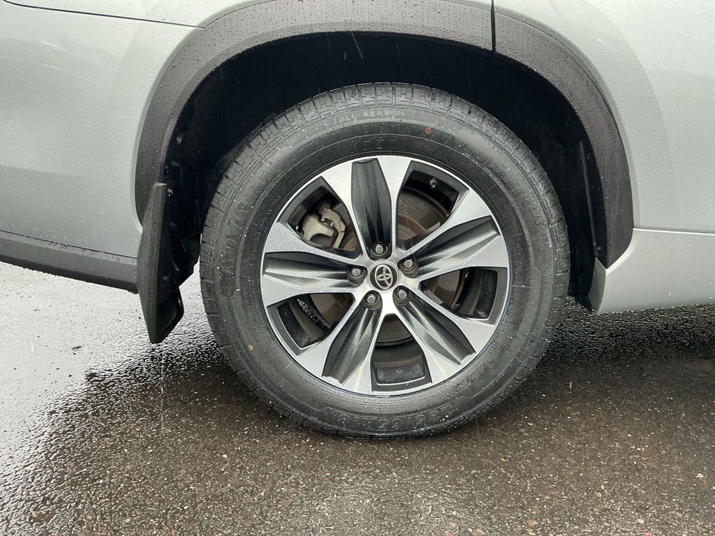 Thumbnail: 2020 Toyota Highlander - 19