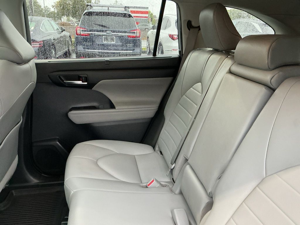 Thumbnail: 2020 Toyota Highlander - 29