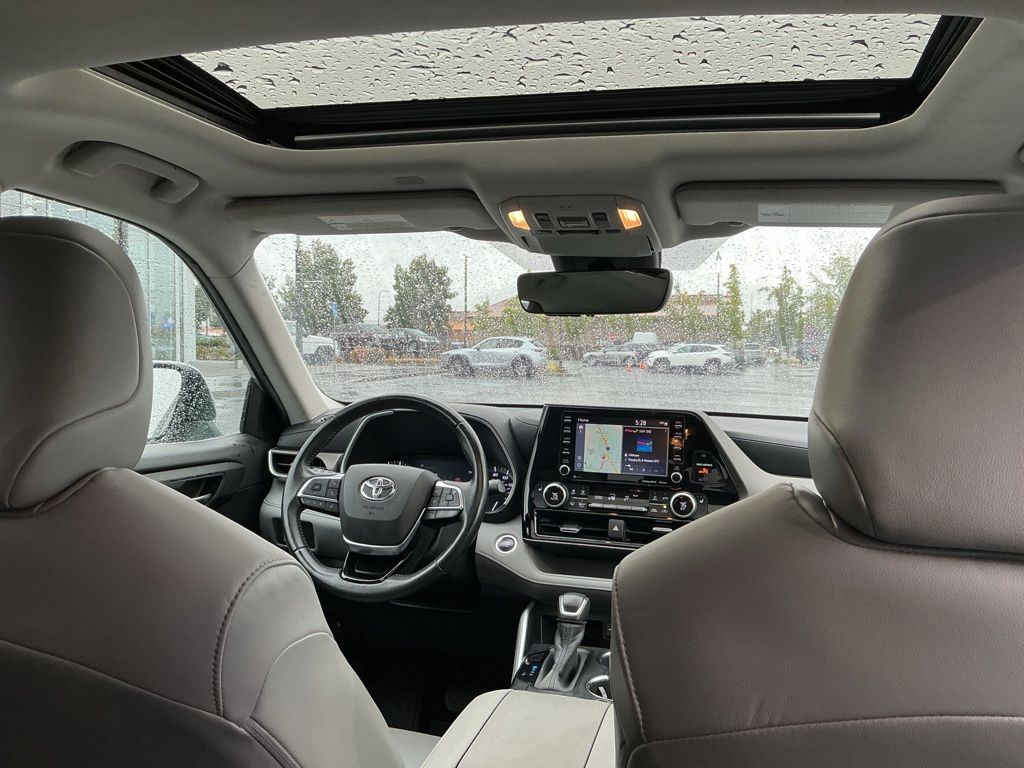 Thumbnail: 2020 Toyota Highlander - 28