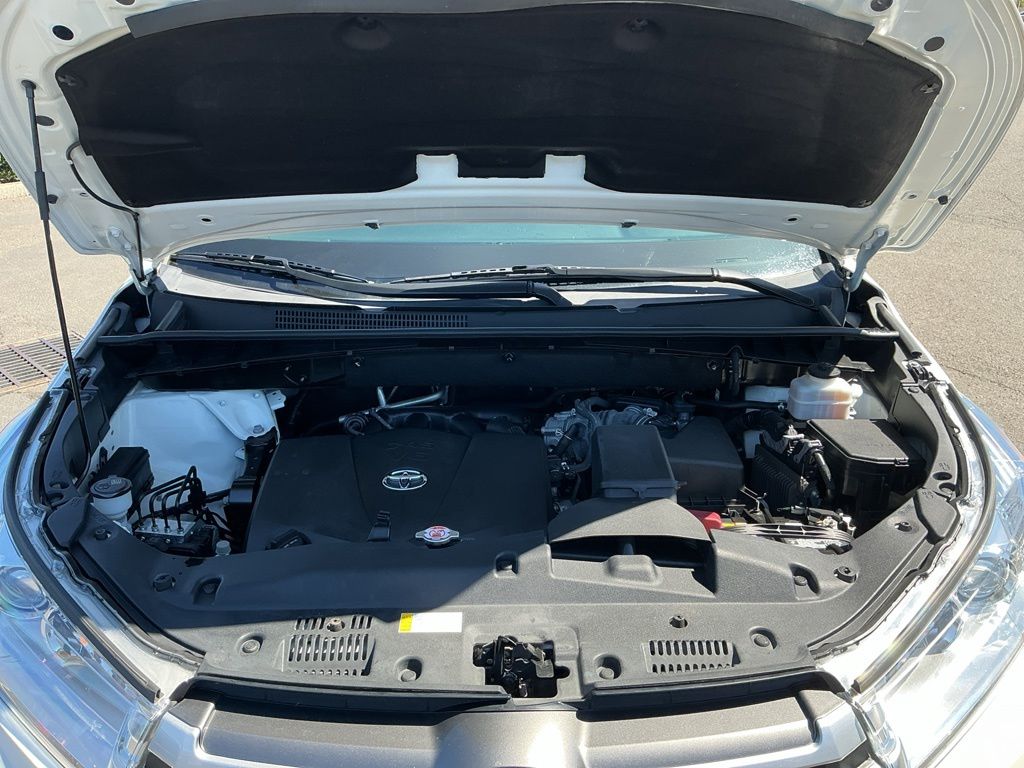 Thumbnail: 2019 Toyota Highlander - 7