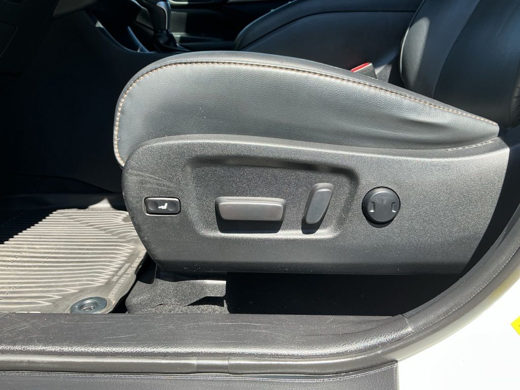 Thumbnail: 2019 Toyota Highlander - 21