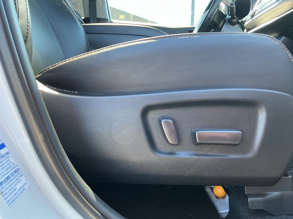 Thumbnail: 2019 Toyota Highlander - 27