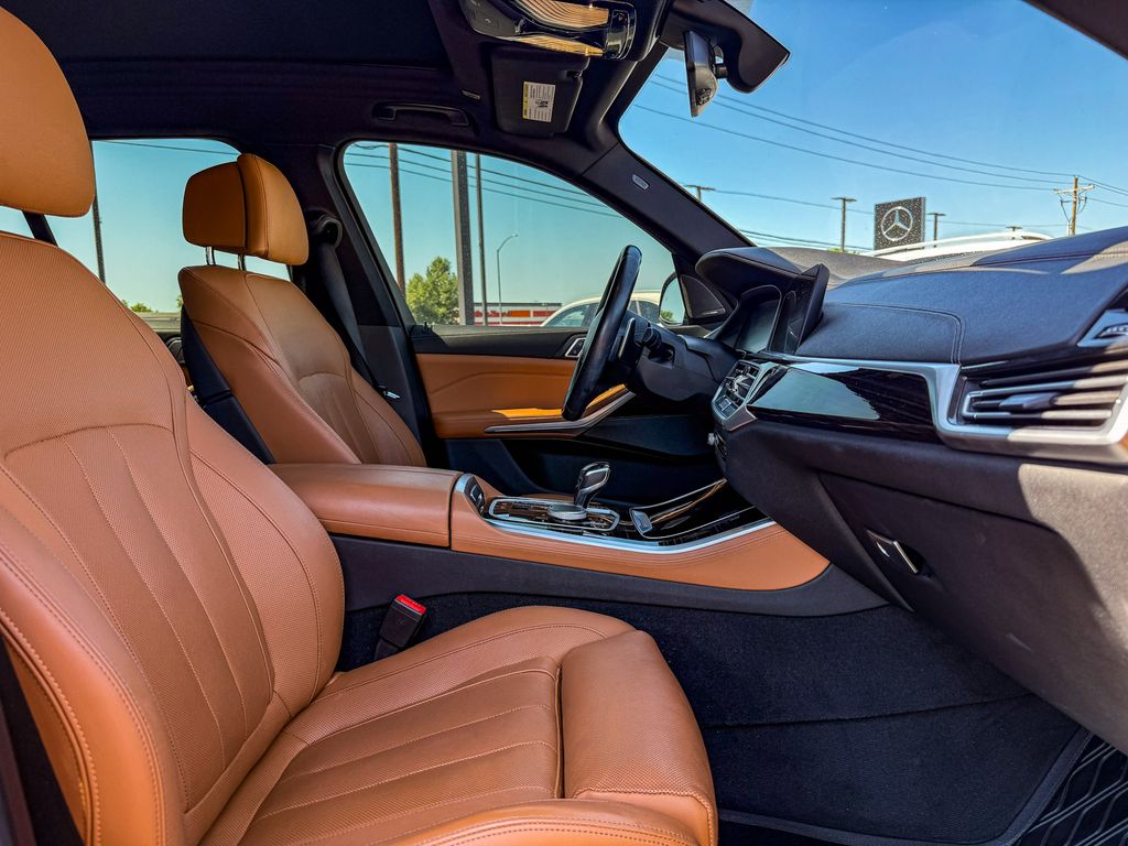 Thumbnail: 2021 BMW X5 - 9