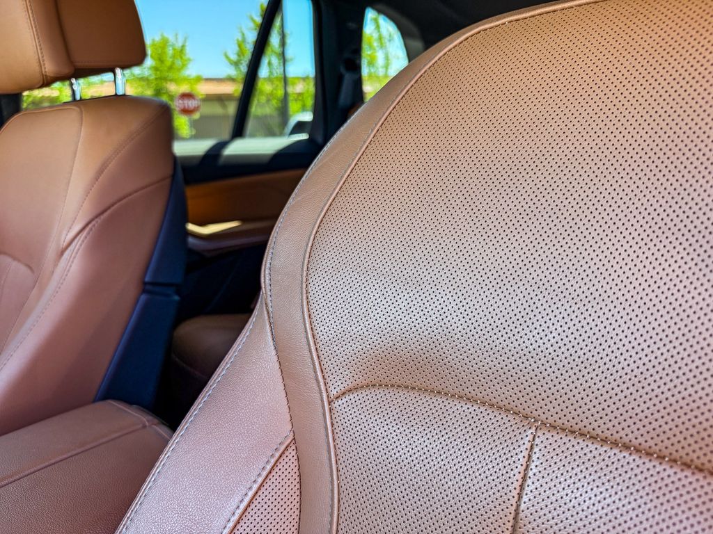 Thumbnail: 2021 BMW X5 - 24