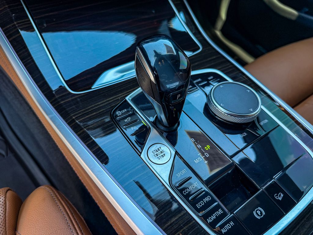 Thumbnail: 2021 BMW X5 - 13