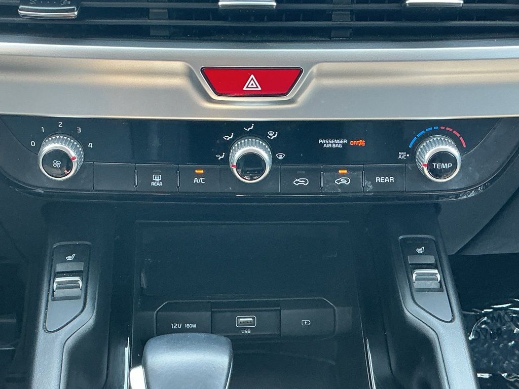 Thumbnail: 2021 Kia Telluride - 31