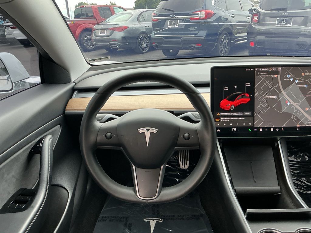 Thumbnail: 2020 Tesla Model 3 - 12