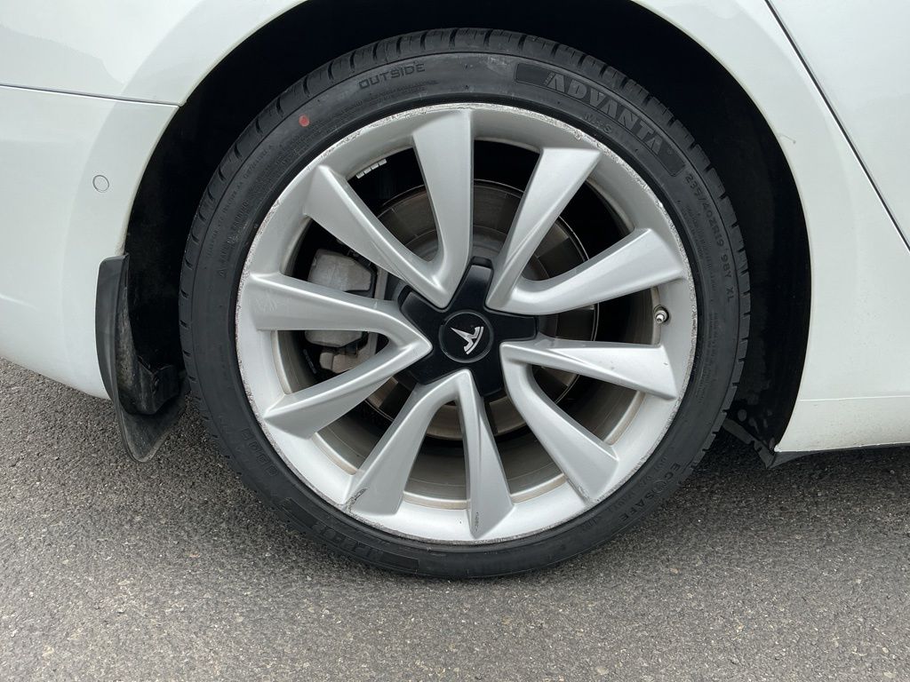 Thumbnail: 2020 Tesla Model 3 - 18