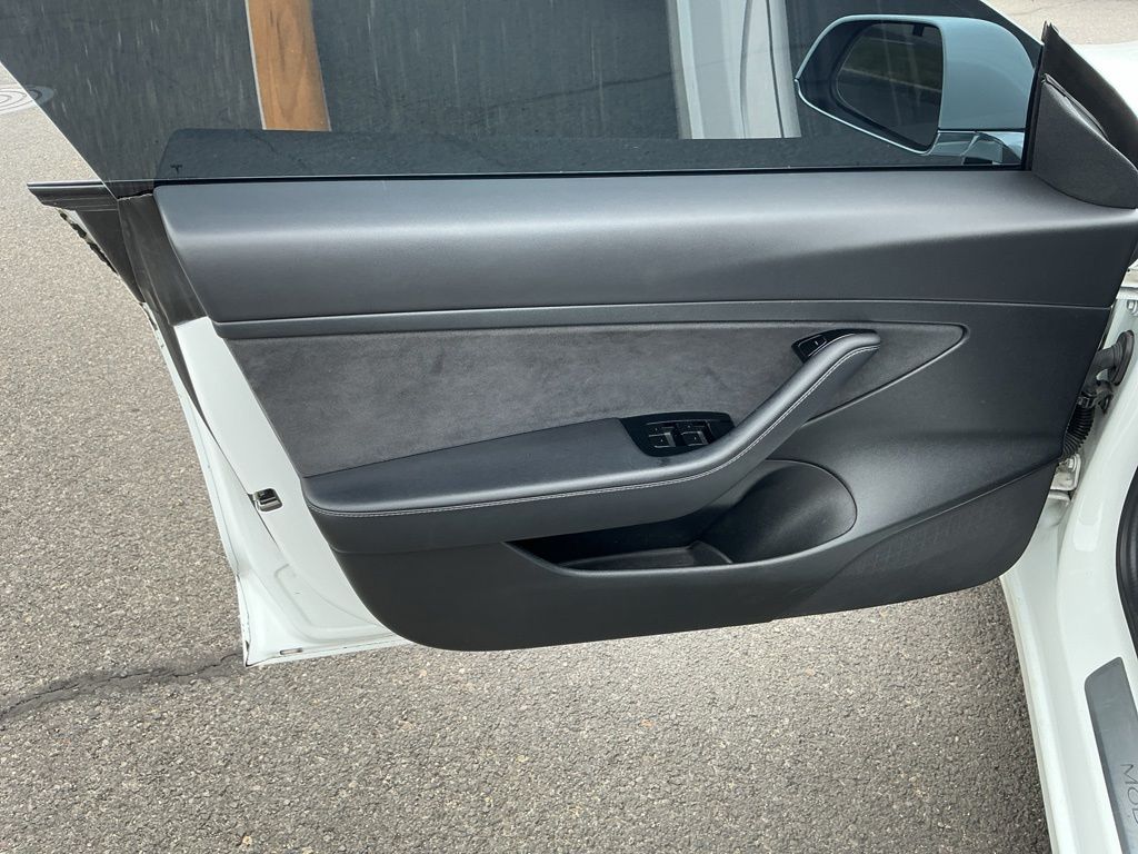 Thumbnail: 2020 Tesla Model 3 - 22
