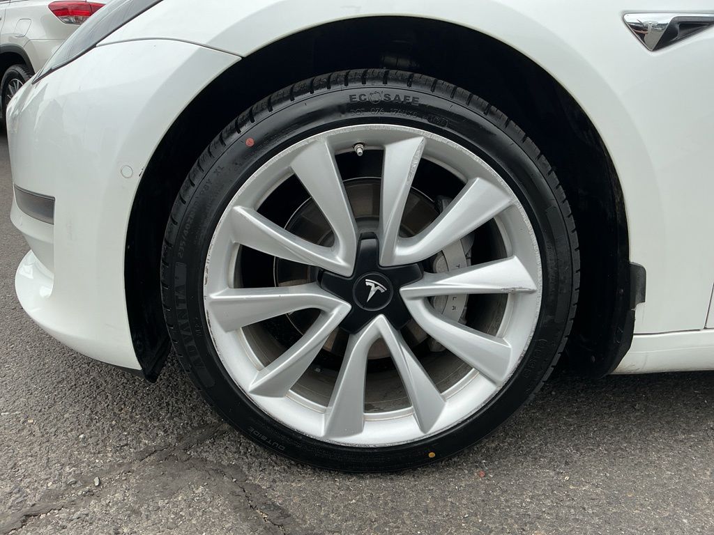 Thumbnail: 2020 Tesla Model 3 - 7