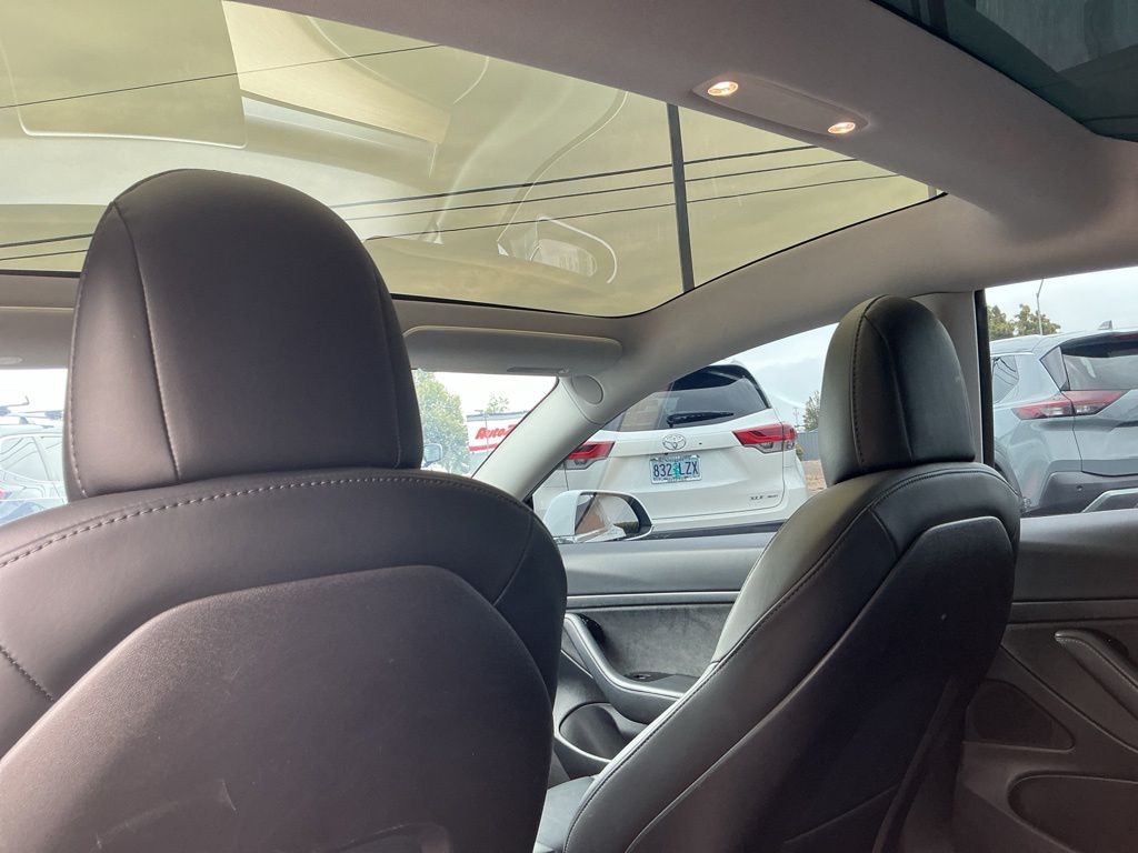 Thumbnail: 2020 Tesla Model 3 - 27