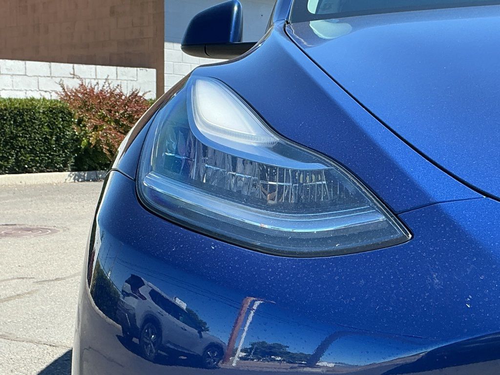 Thumbnail: 2022 Tesla Model Y - 15