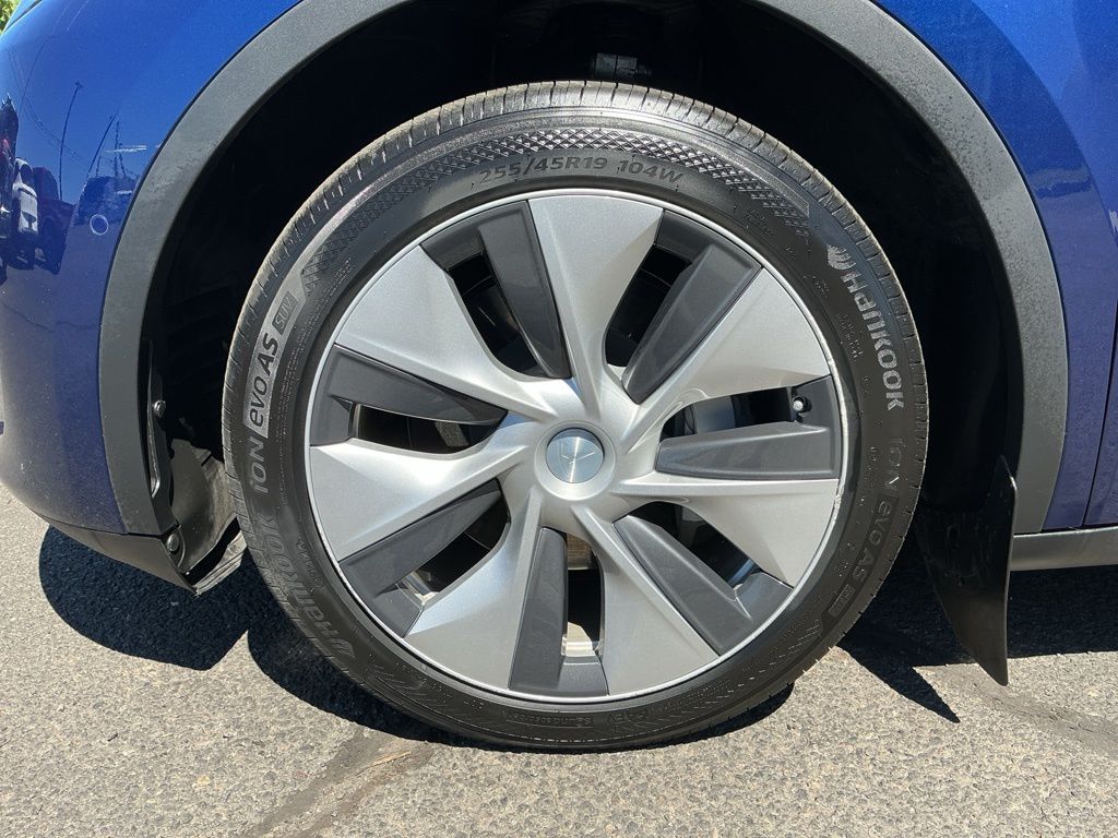 Thumbnail: 2022 Tesla Model Y - 7