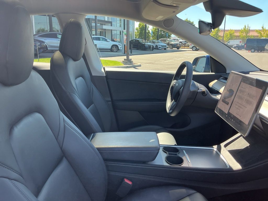 Thumbnail: 2022 Tesla Model Y - 23