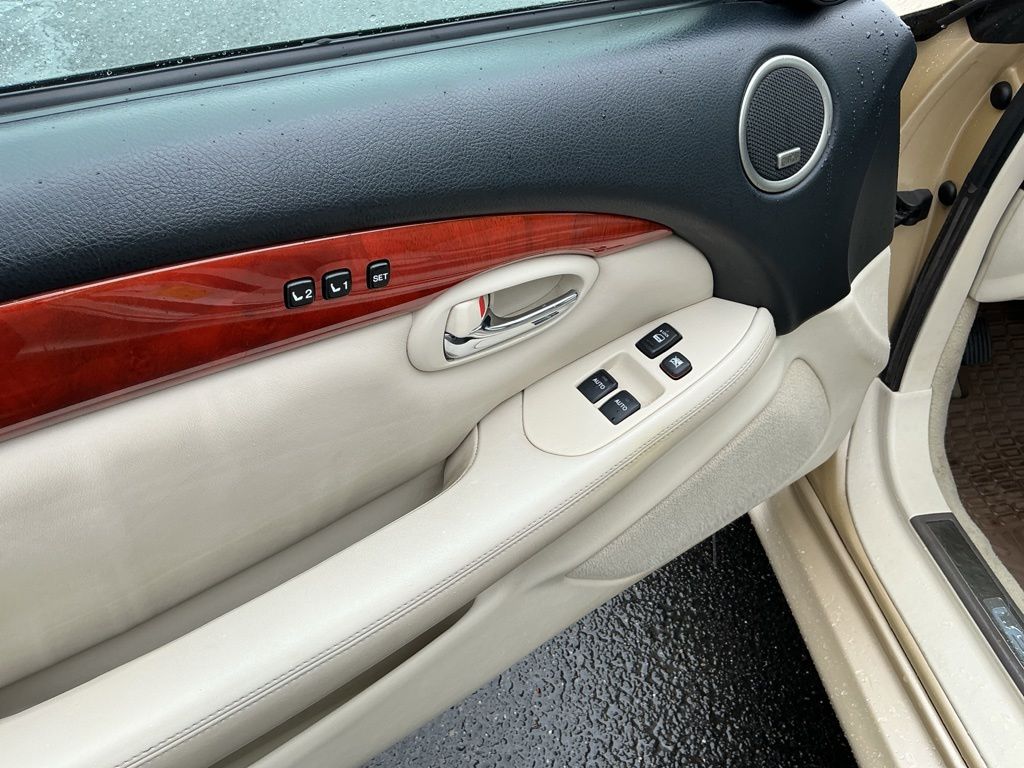 Thumbnail: 2006 Lexus SC - 23