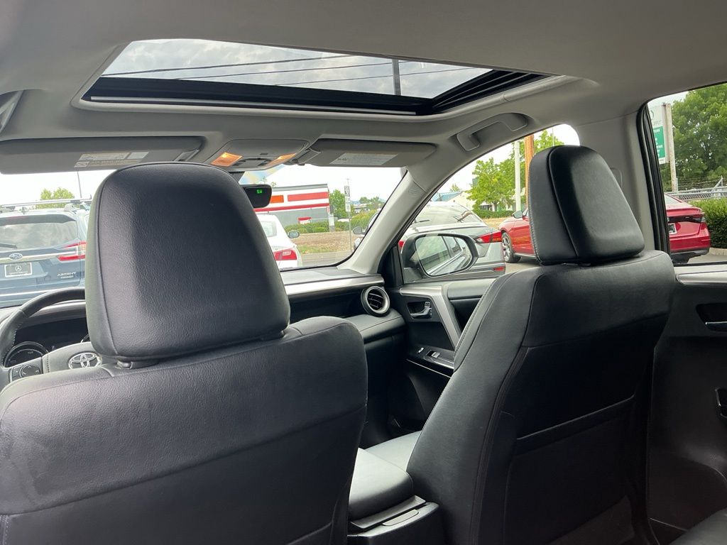 Thumbnail: 2016 Toyota RAV4 - 27