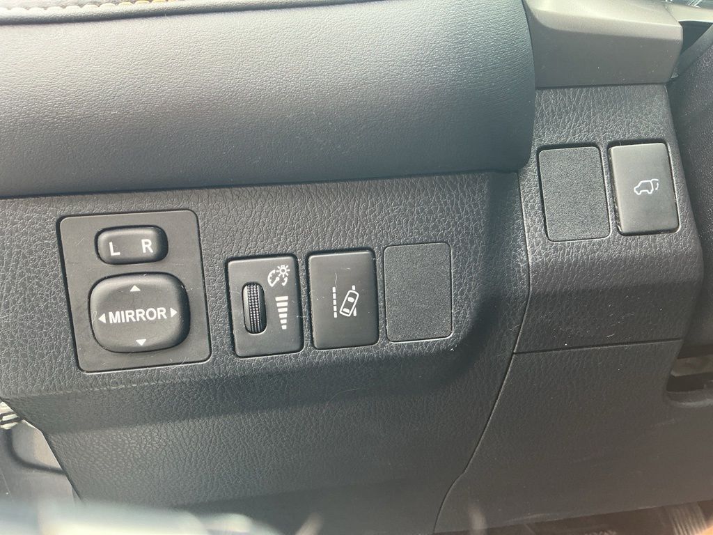 Thumbnail: 2016 Toyota RAV4 - 21