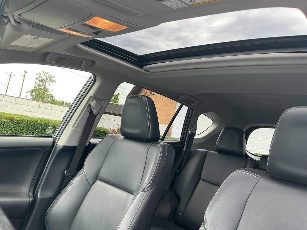 Thumbnail: 2016 Toyota RAV4 - 20