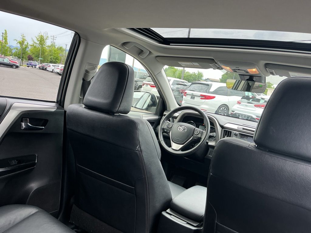 Thumbnail: 2016 Toyota RAV4 - 2