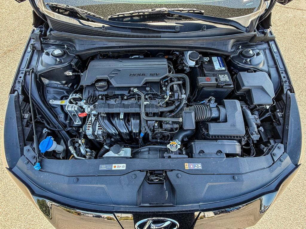 Thumbnail: 2023 Hyundai Elantra - 9